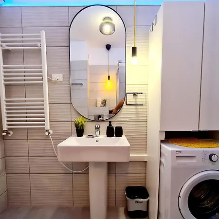 Apartment Modern Studio Apartment 113 With Balcony