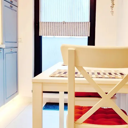 Modern Studio Apartment 113 With Balcony