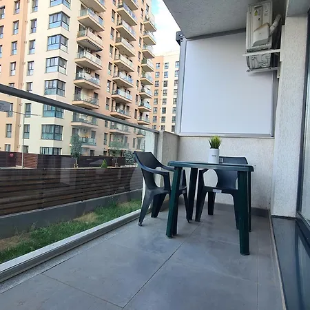 Bridge 113 - Studio Apartment With Free Parking & Flexible Check-In, Sector 6 Bucharest