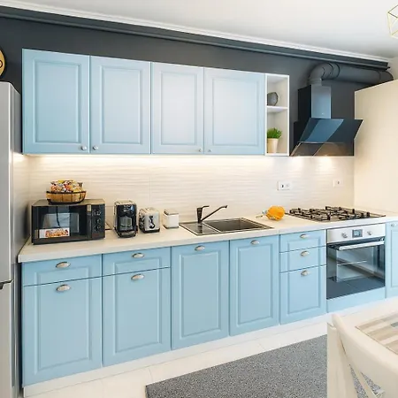 Appartement Modern 113 With Balcony Boekarest