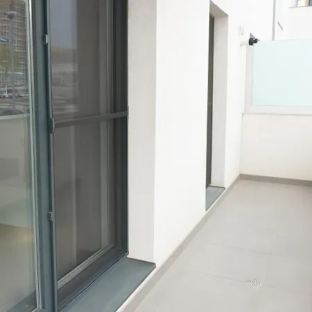 Modern 113 With Balcony Boekarest